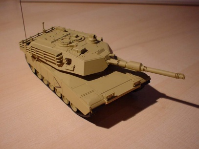 Kyosho´s M1A1 im Maßstab 1/48