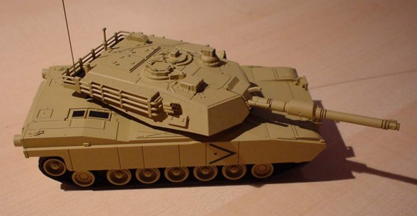 Kyosho´s M1A1 im Maßstab 1/48