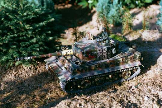 Schwere Panzerabteilung 505, Bandai-Tiger, Endausführung mit Stahllaufrollen und KT-Kette