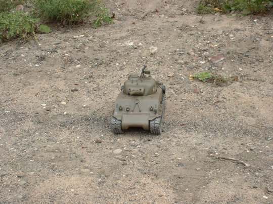 Tamiya´s Sherman M4A3 105mm Haubitze mit HVSS-Laufwerk als Full-Option-Kit