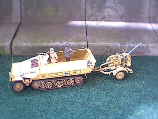 Halbkettenfahrzeug Sd.Kfz.251 (Eigenbau) mit 2cm Flak