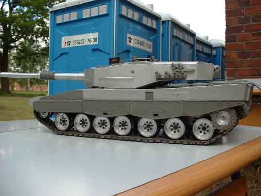 Leopard 2A4 von Herrn Müller - 1/16. Das Fahrzeug ist Müllers Testplattform.
