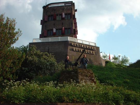 Pak40 an einer Brücke in Niemwegen